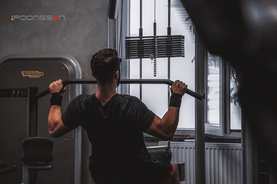 c&aacute;ch sử dụng ghế massage giảm đau cơ sau tập gym