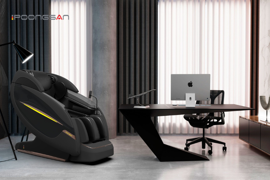 d&ugrave;ng ghế massage khi tập trung l&agrave;m việc c&oacute; n&ecirc;n kh&ocirc;ng