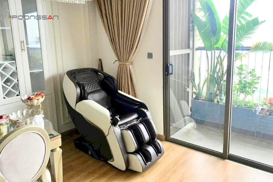 ghế massage c&oacute; để gần cửa sổ nắng được kh&ocirc;ng
