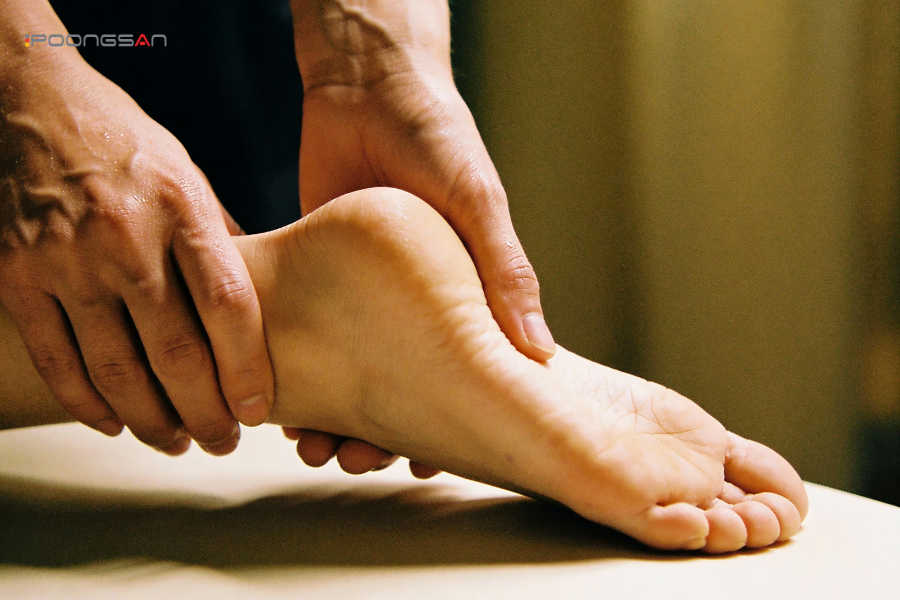  massage ch&acirc;n mỗi ng&agrave;y c&oacute; lợi g&igrave;