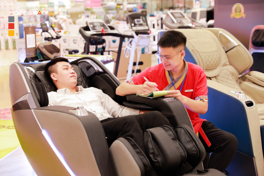 ngồi ghế massage bị nhột