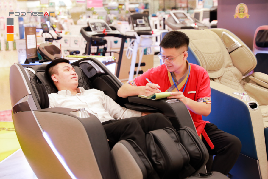 ghế massage cổ vai gáy cho dân văn phòng