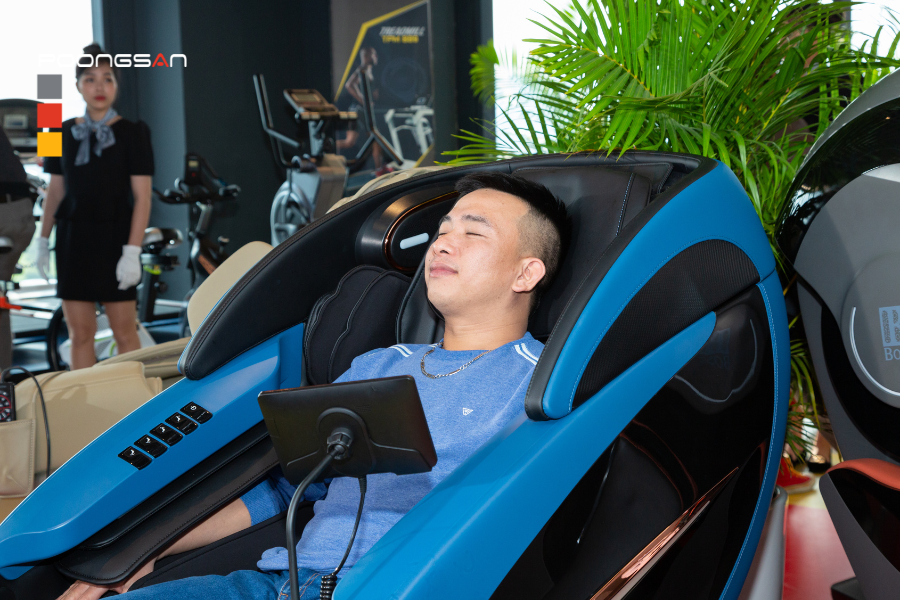 lắp ghế massage thu phí