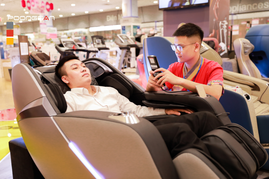 người cao người thấp dùng chung ghế massage