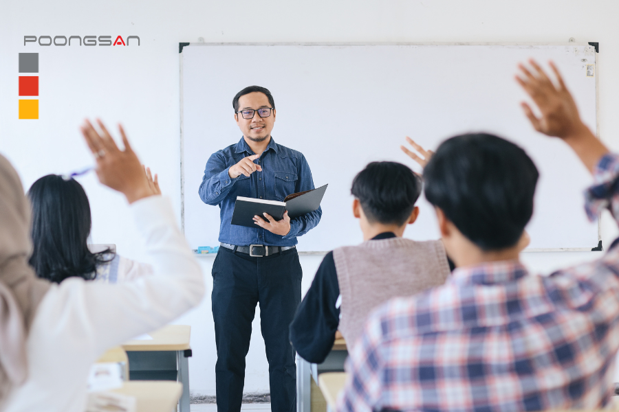 người làm việc đứng nhiều nên dùng ghế nào