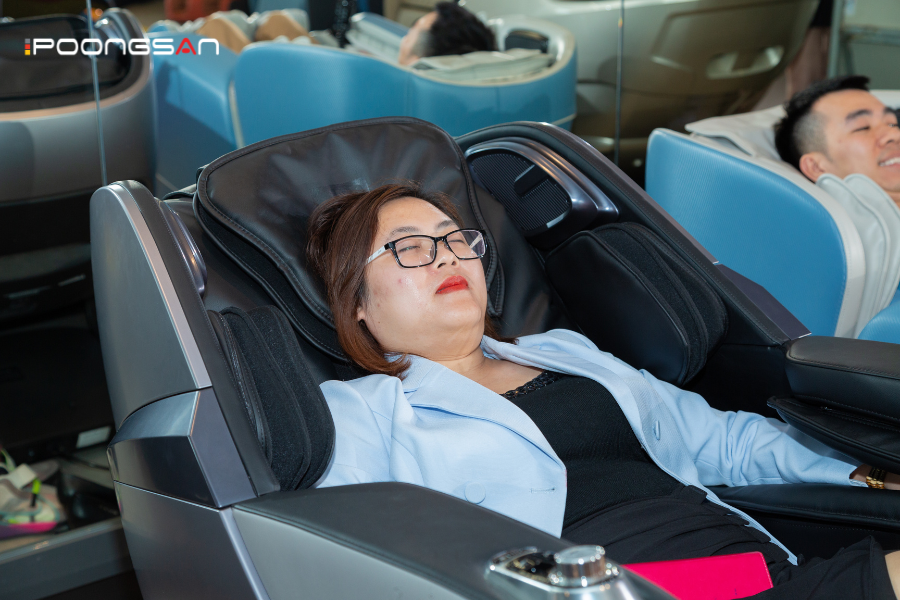 ghế massage giảm rung đa điểm