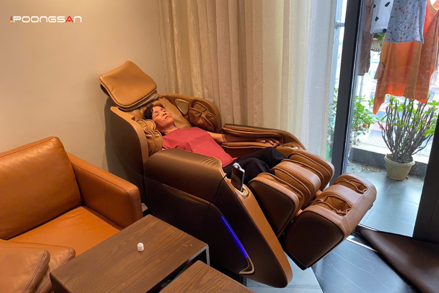 ghế massage sau khi tắm nước n&oacute;ng