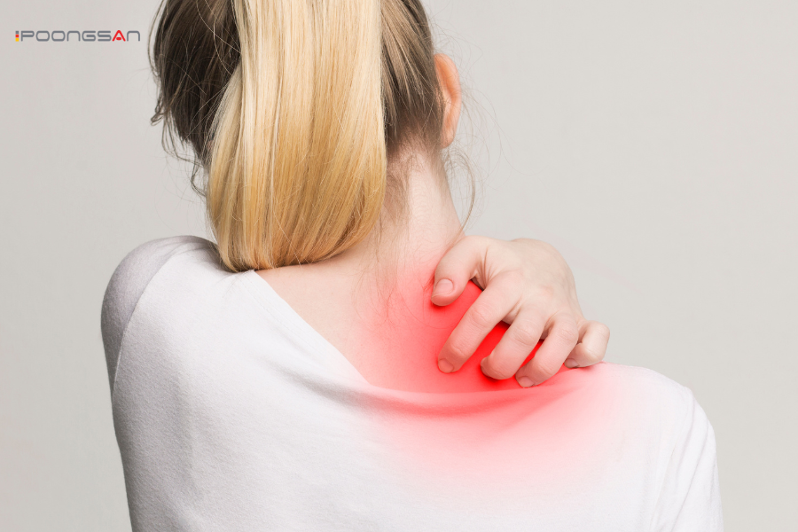 cơ vai căng cứng khi trời lạnh