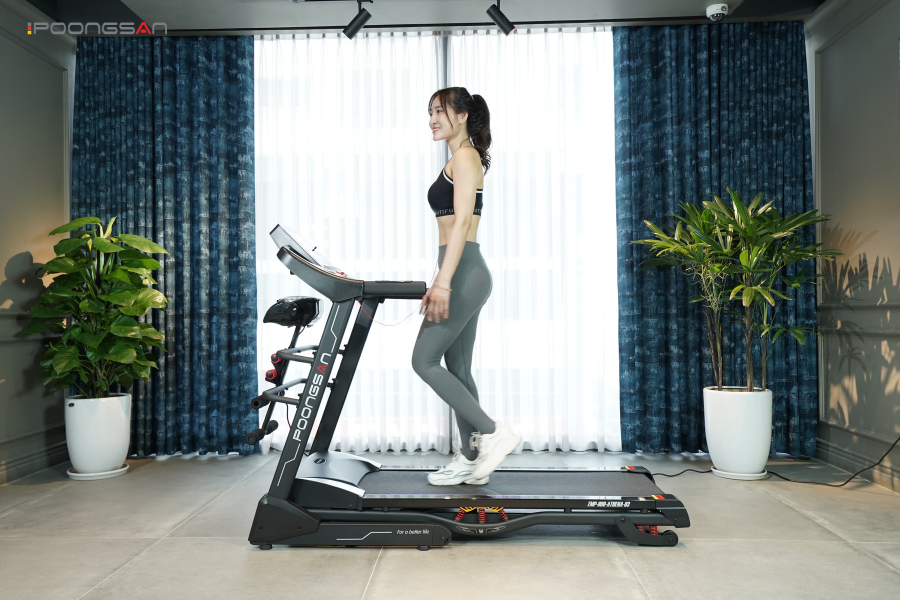 tốc độ tr&ecirc;n m&aacute;y chạy bộ