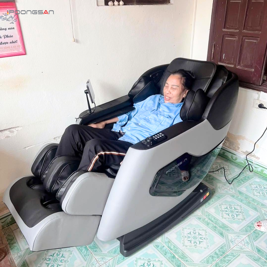 c&oacute; n&ecirc;n ngồi ghế massage mỗi ng&agrave;y