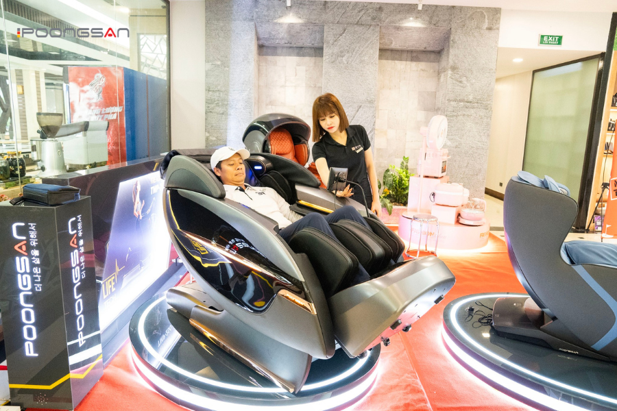ghế massage con lăn di chuyển