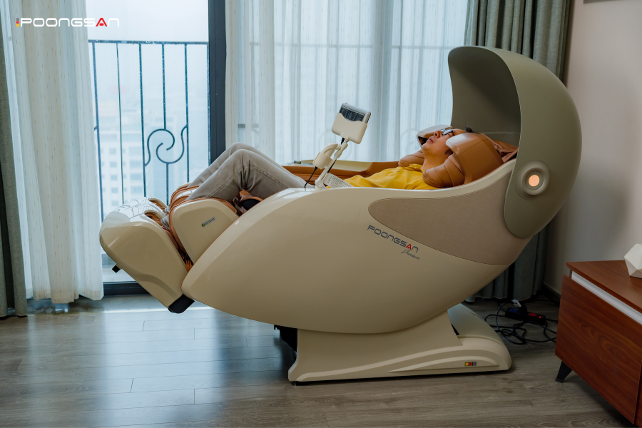 Massage ch&acirc;n kết hợp k&eacute;o gi&atilde;n