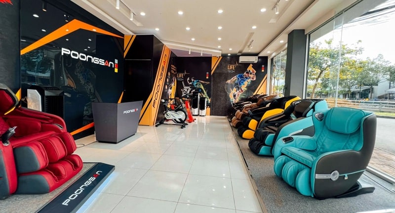 Showroom của Poongsan cung cấp đa dạng các dòng ghế massage cho người già tại Quận Đống Đa